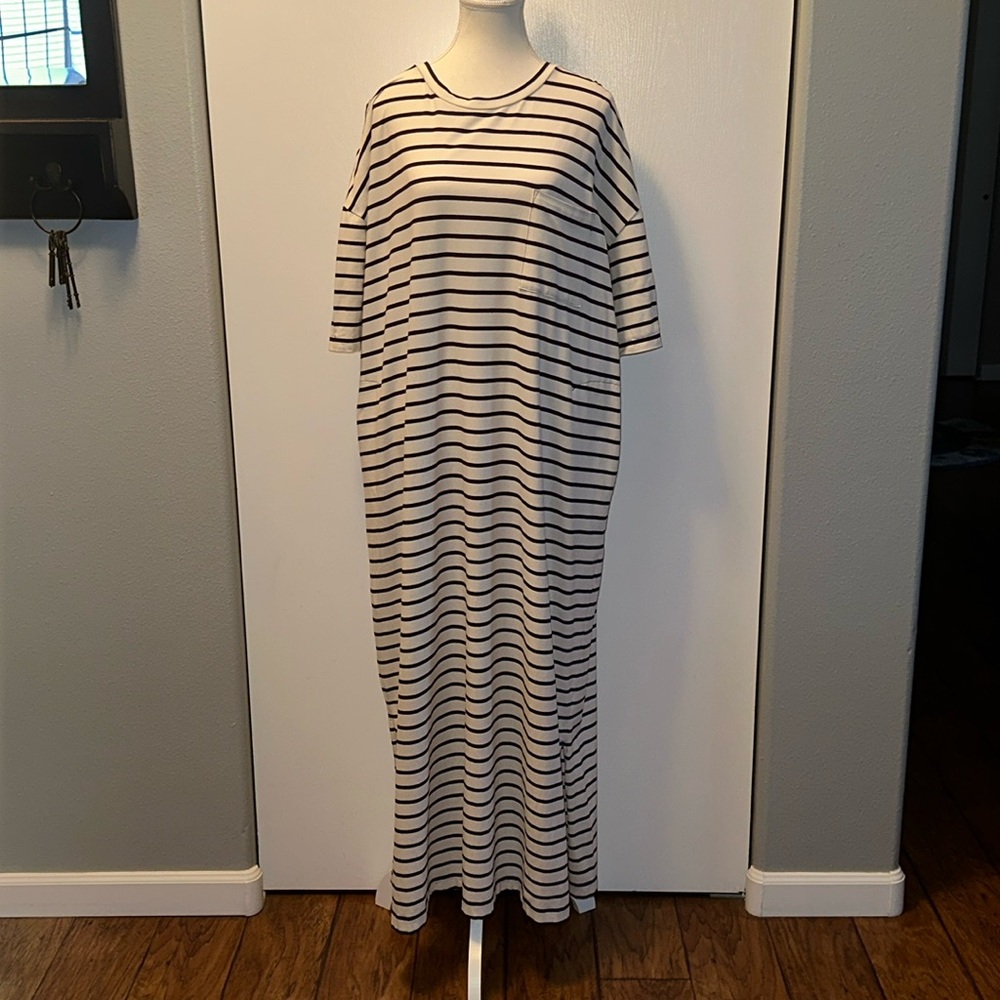 Comfy Nordstrom maxi t-shirt dress.